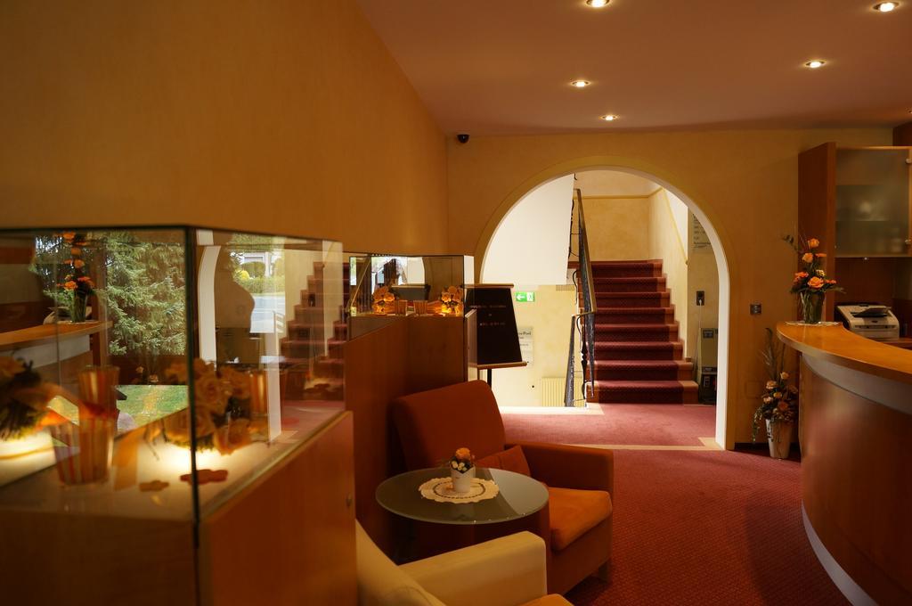 Hotel An Der Ilse Лемго Екстериор снимка